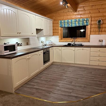 Bamboo Retreat Villa Louth  ภายนอก รูปภาพ