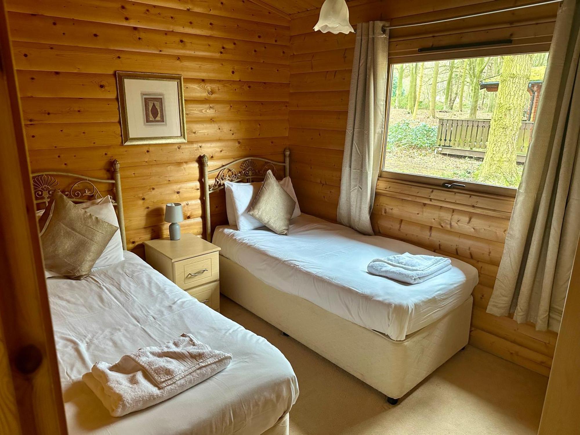 Bamboo Retreat Villa Louth  ภายนอก รูปภาพ