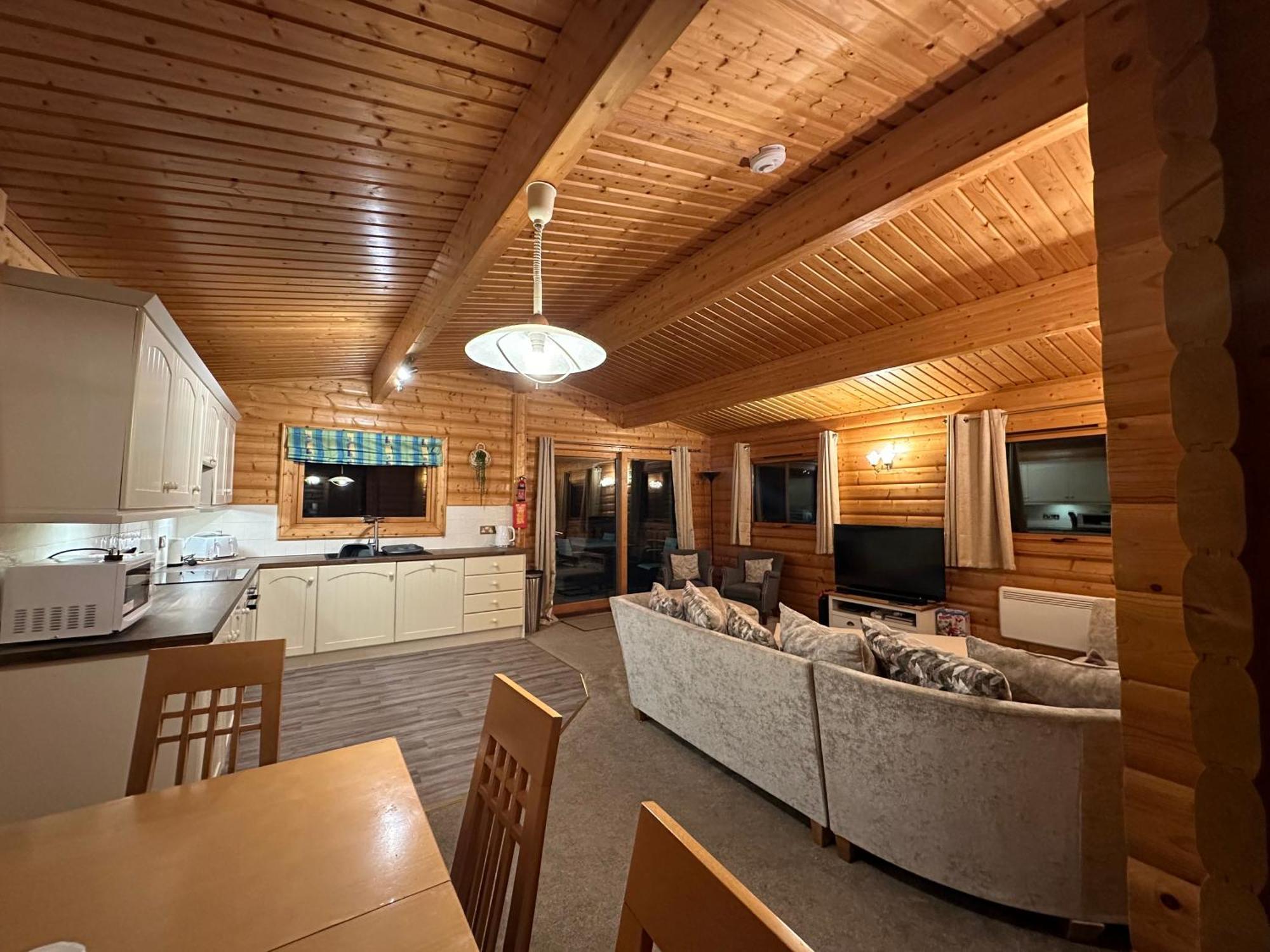 Bamboo Retreat Villa Louth  ภายนอก รูปภาพ